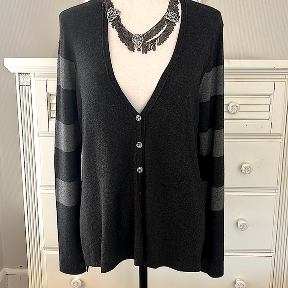 Eileen Fisher Cardigan Gray Stripes V Neck Excellent Used Condition Size Medium - Picture 1 of 6